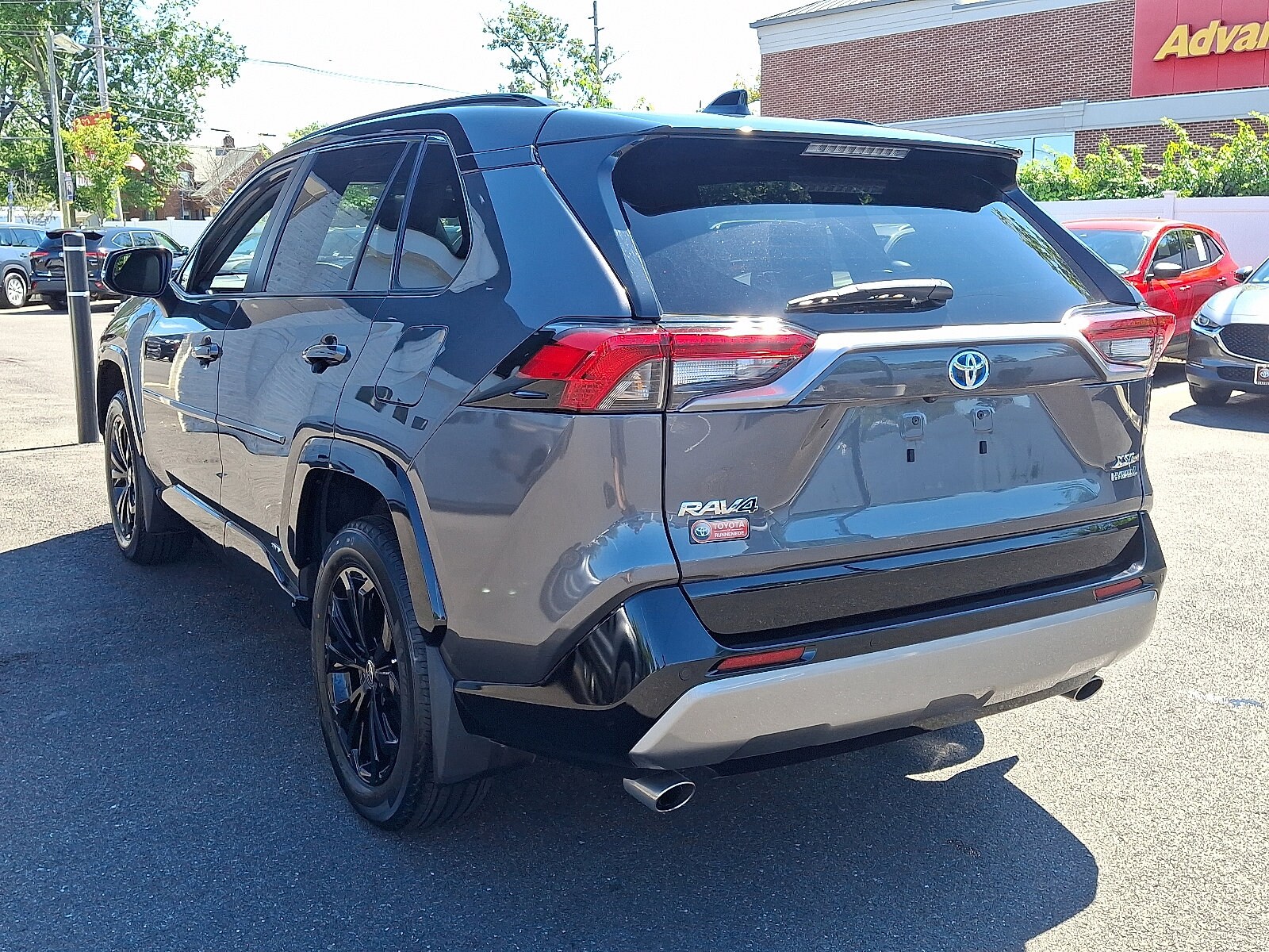 2022 Toyota RAV4 Hybrid XSE photo 3