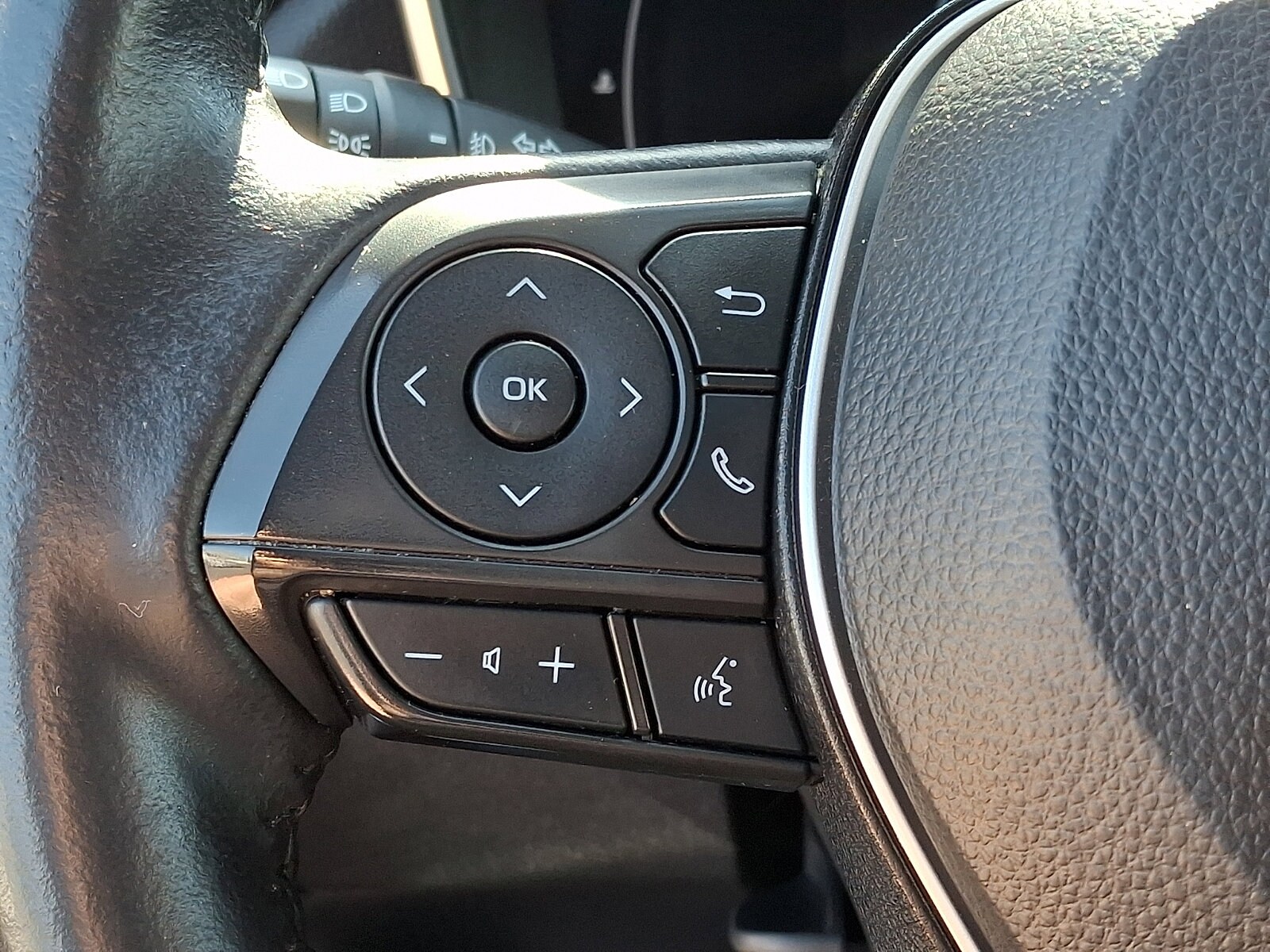 2024 Toyota Corolla Cross XLE - Photo 23