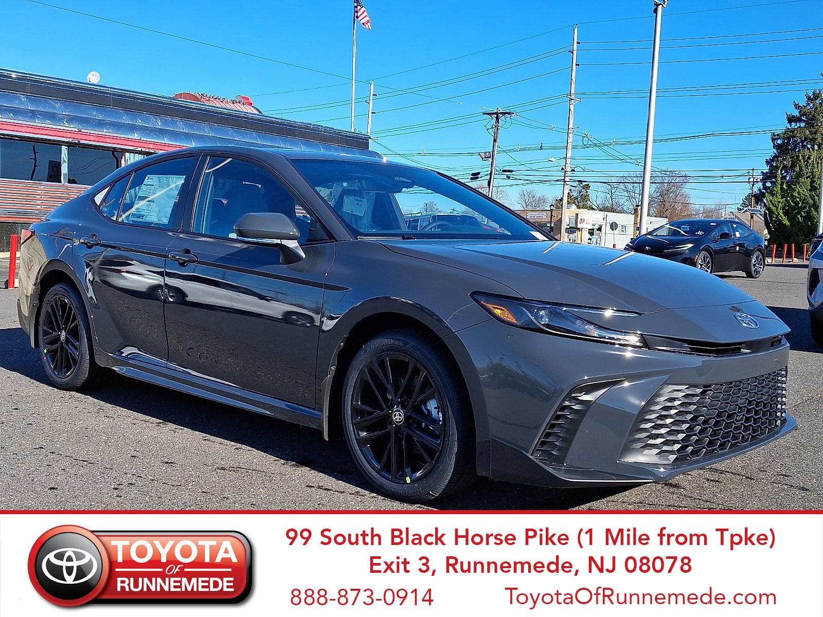 2026 Toyota Camry SE's photo