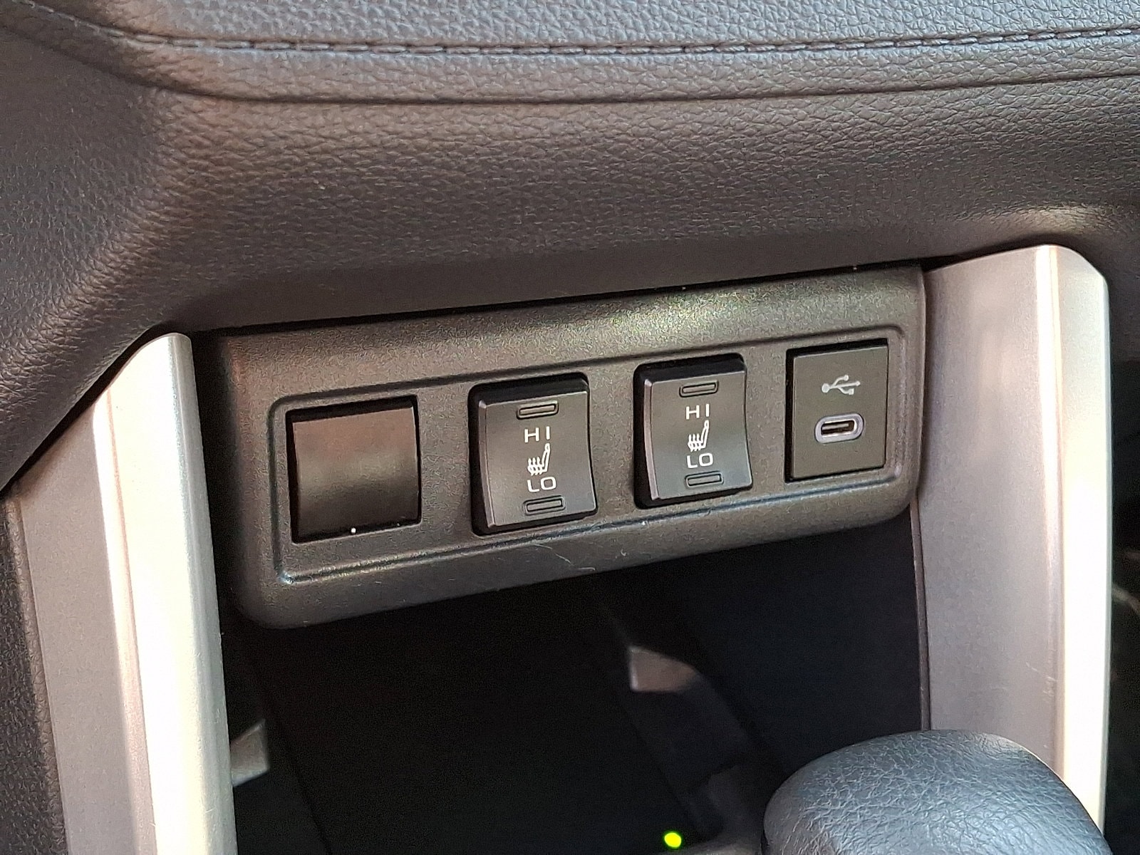 2024 Toyota Corolla Cross XLE - Photo 18