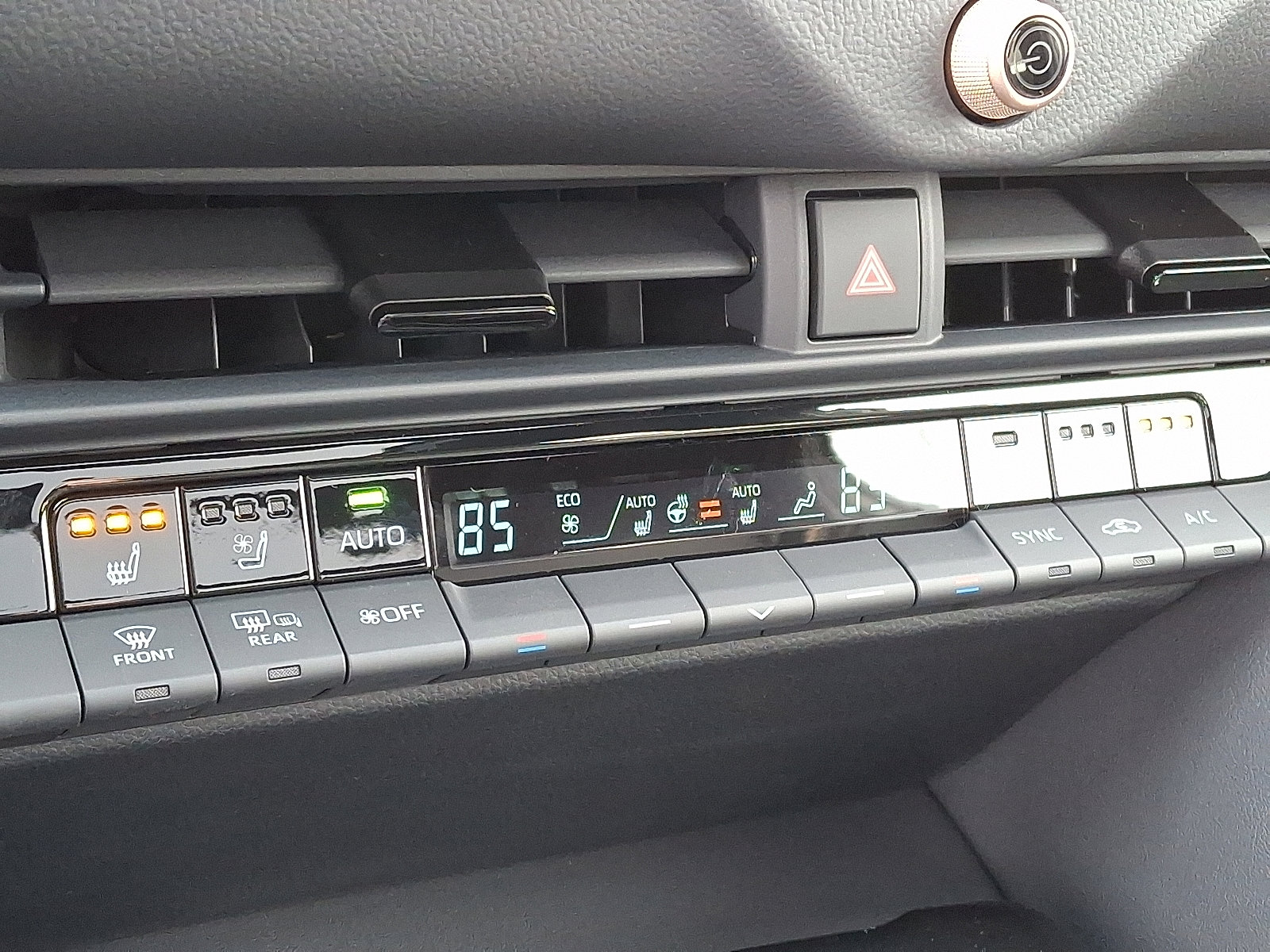 2025 Toyota Crown Signia Limited - Photo 11