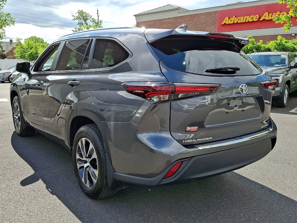 Certified 2024 Toyota Highlander XLE Sport Utility