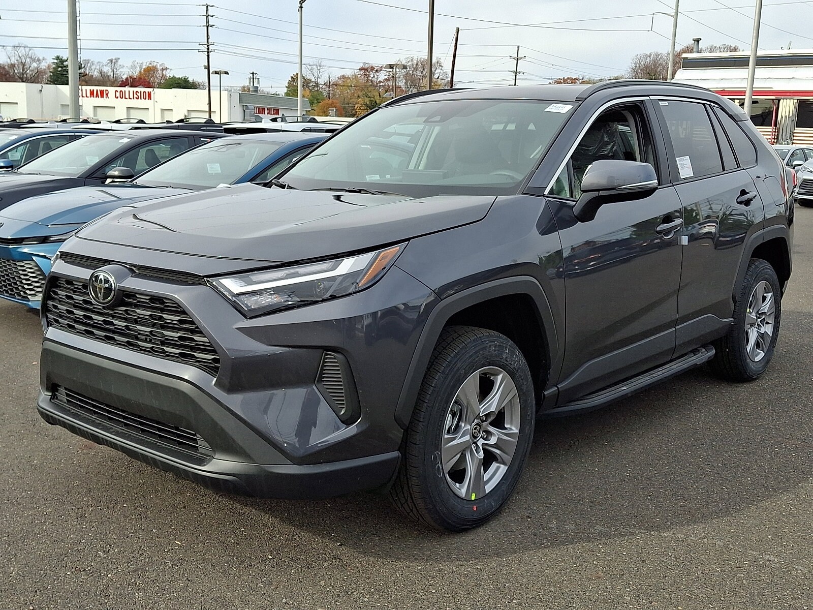 2025 Toyota RAV4 XLE photo 2