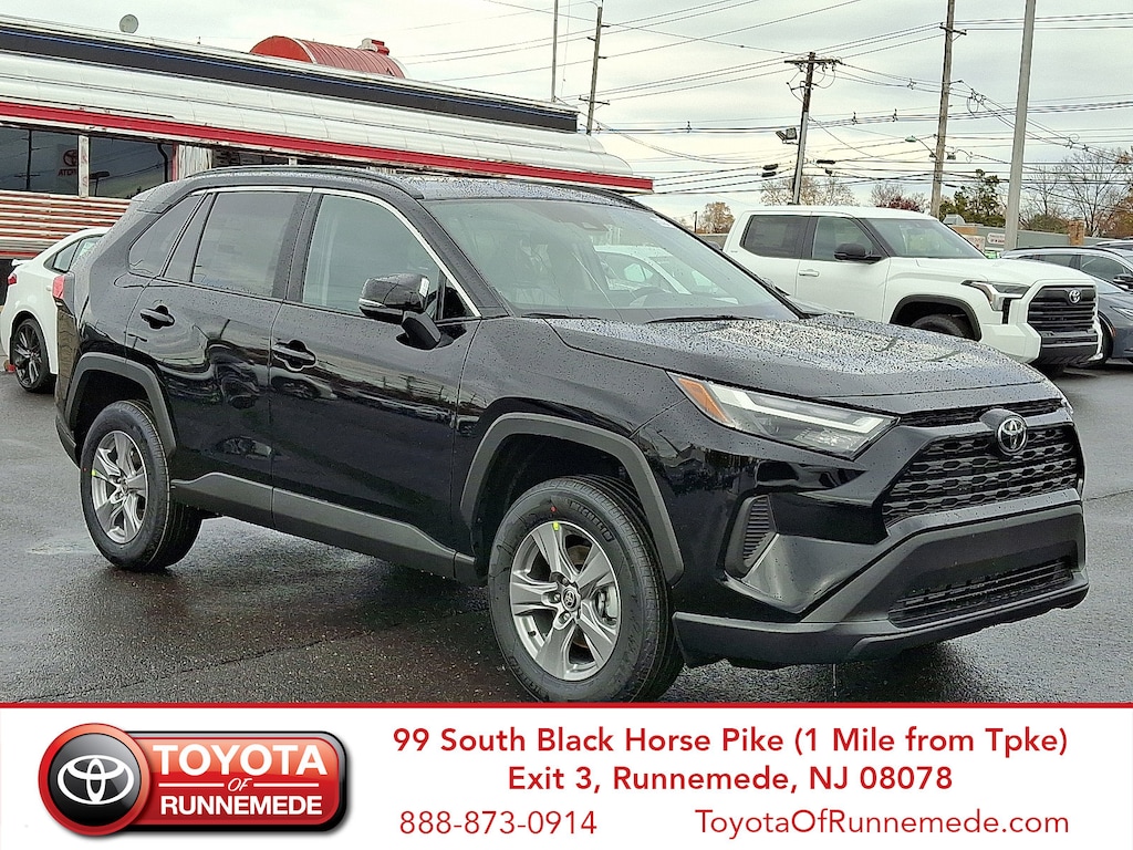 New 2025 Toyota RAV4 XLE XLE AWD SUV