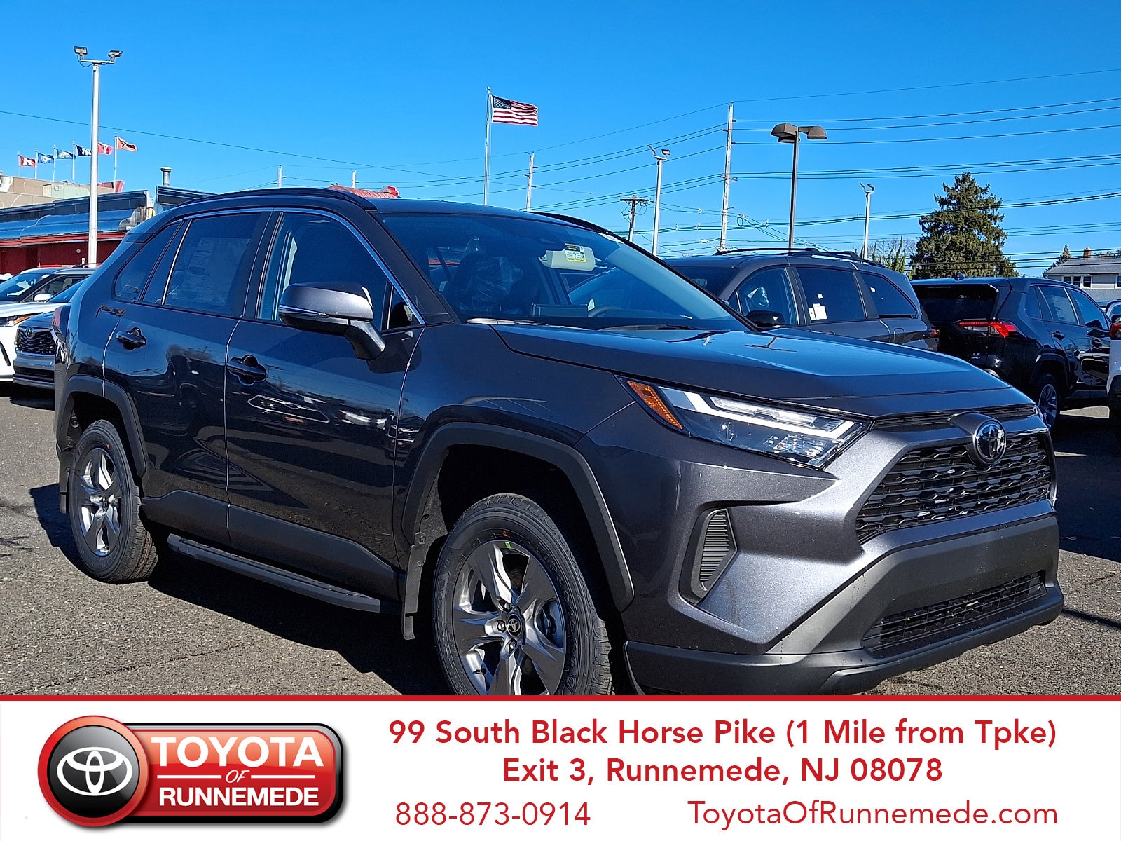 2025 Toyota RAV4 XLE's photo