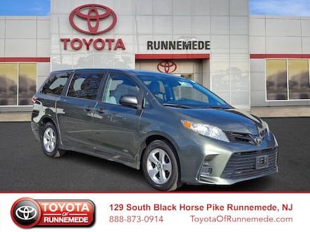 2020 Toyota Sienna L Mini-van, Passenger
