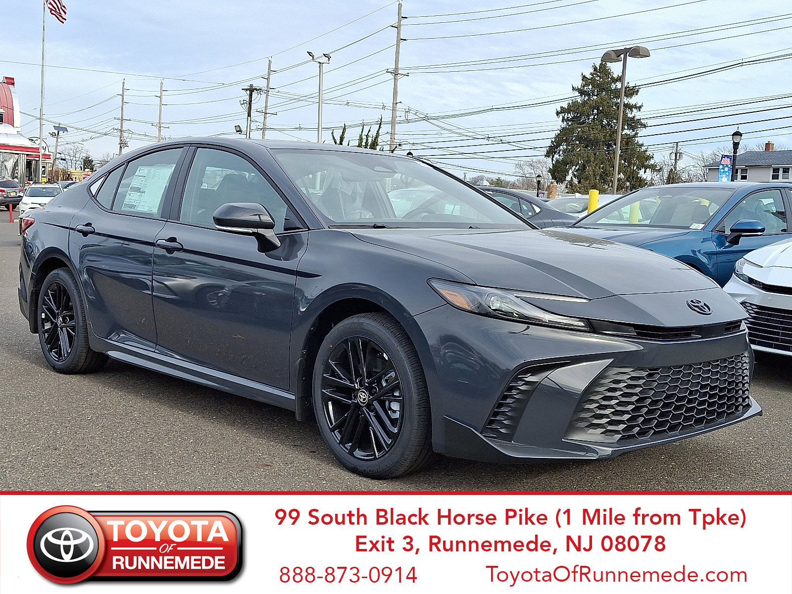 2026 Toyota Camry SE's photo