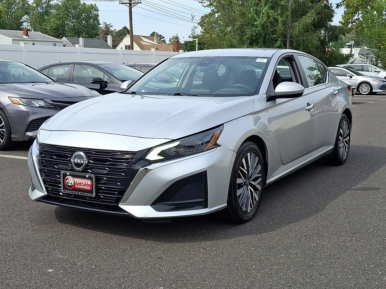 2023 Nissan Altima 2.5 SV photo 2