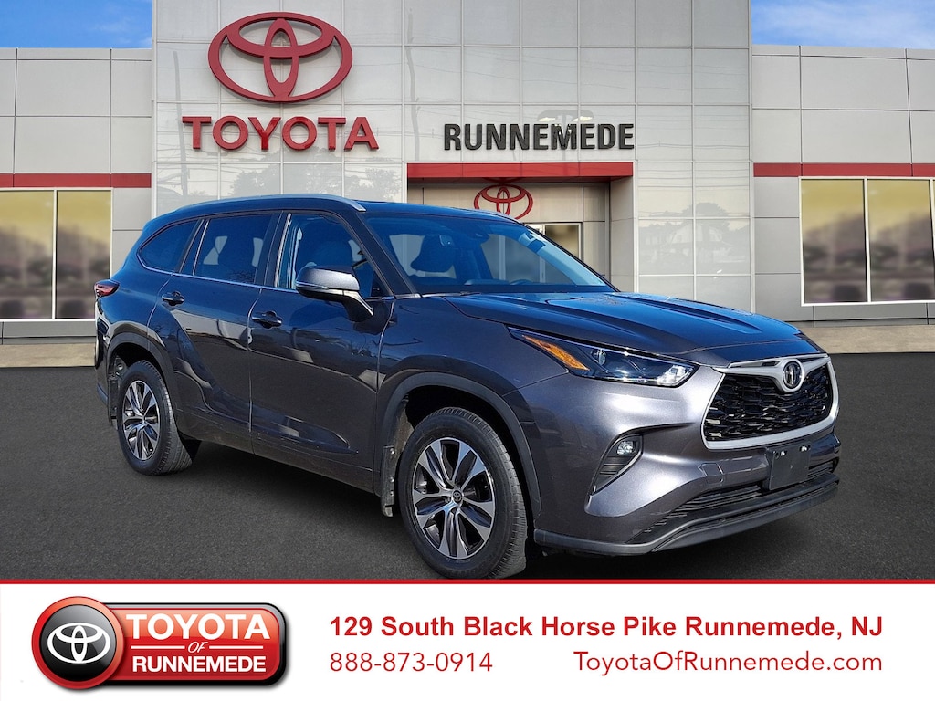 Used 2023 Toyota Highlander XLE Sport Utility