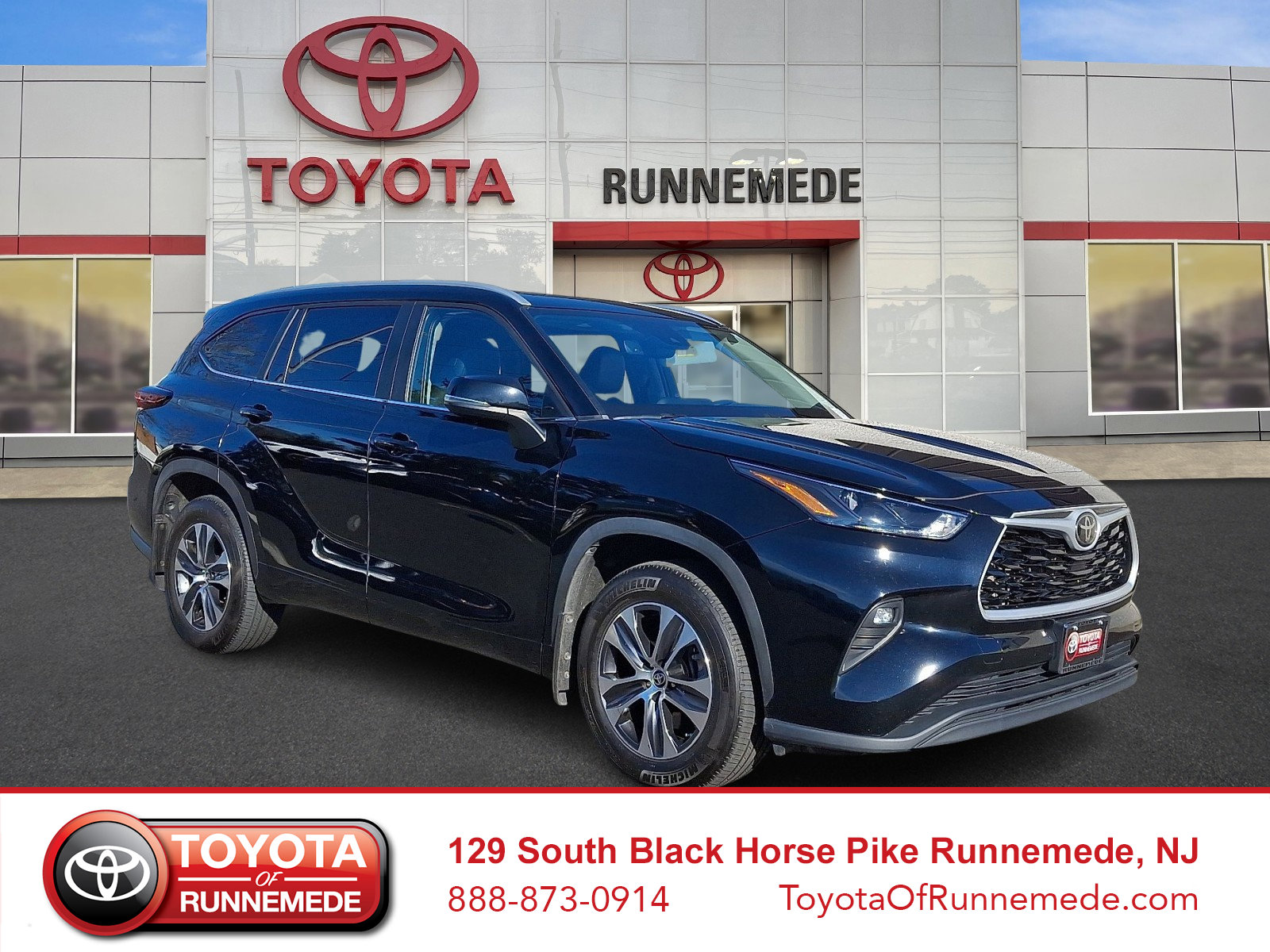 2024 Toyota Highlander XLE's photo
