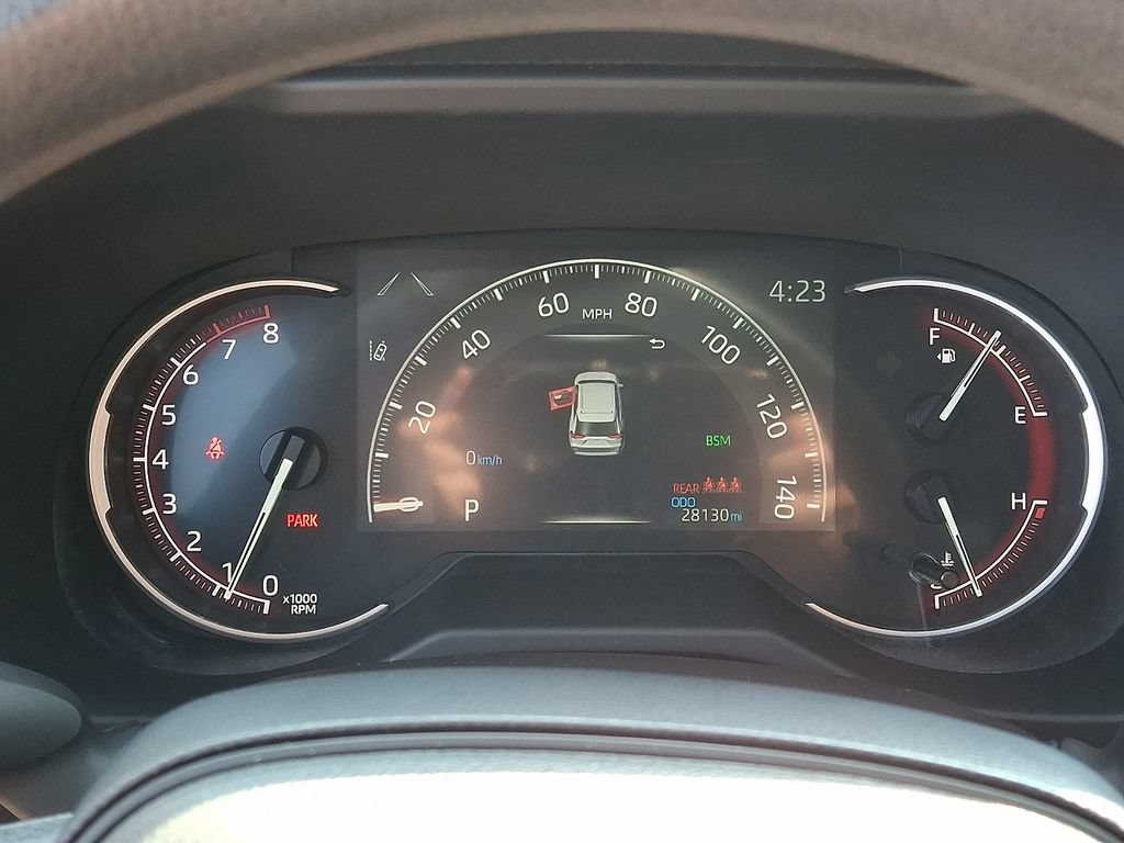 2025 Toyota RAV4 XLE - Photo 21