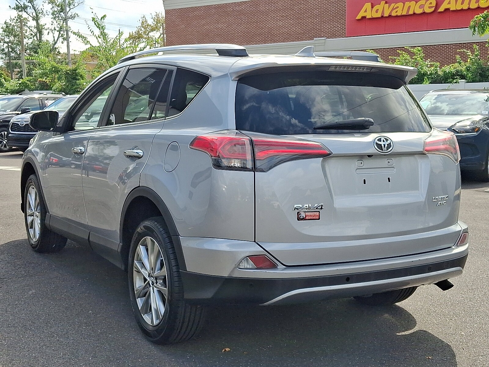 2018 Toyota RAV4 Limited photo 3