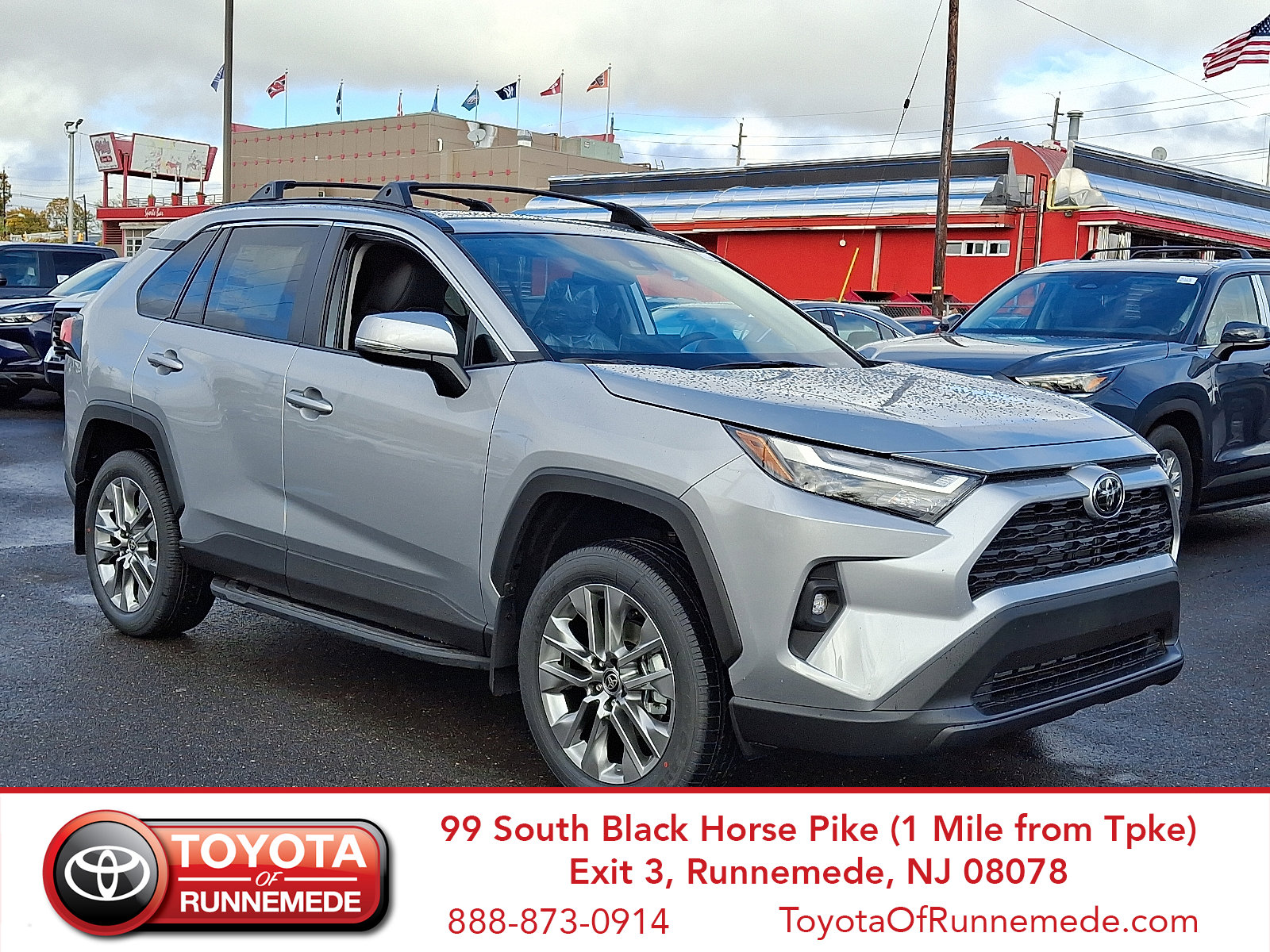 2025 Toyota RAV4 XLE Premium's photo