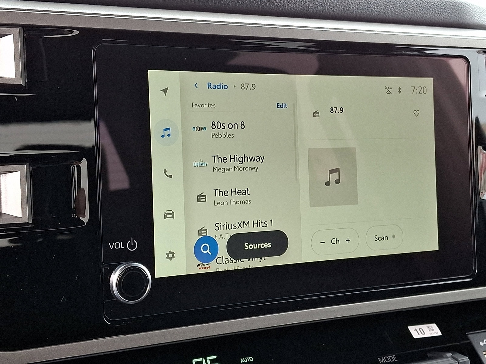 2026 Toyota Tundra SR5 - Photo 11