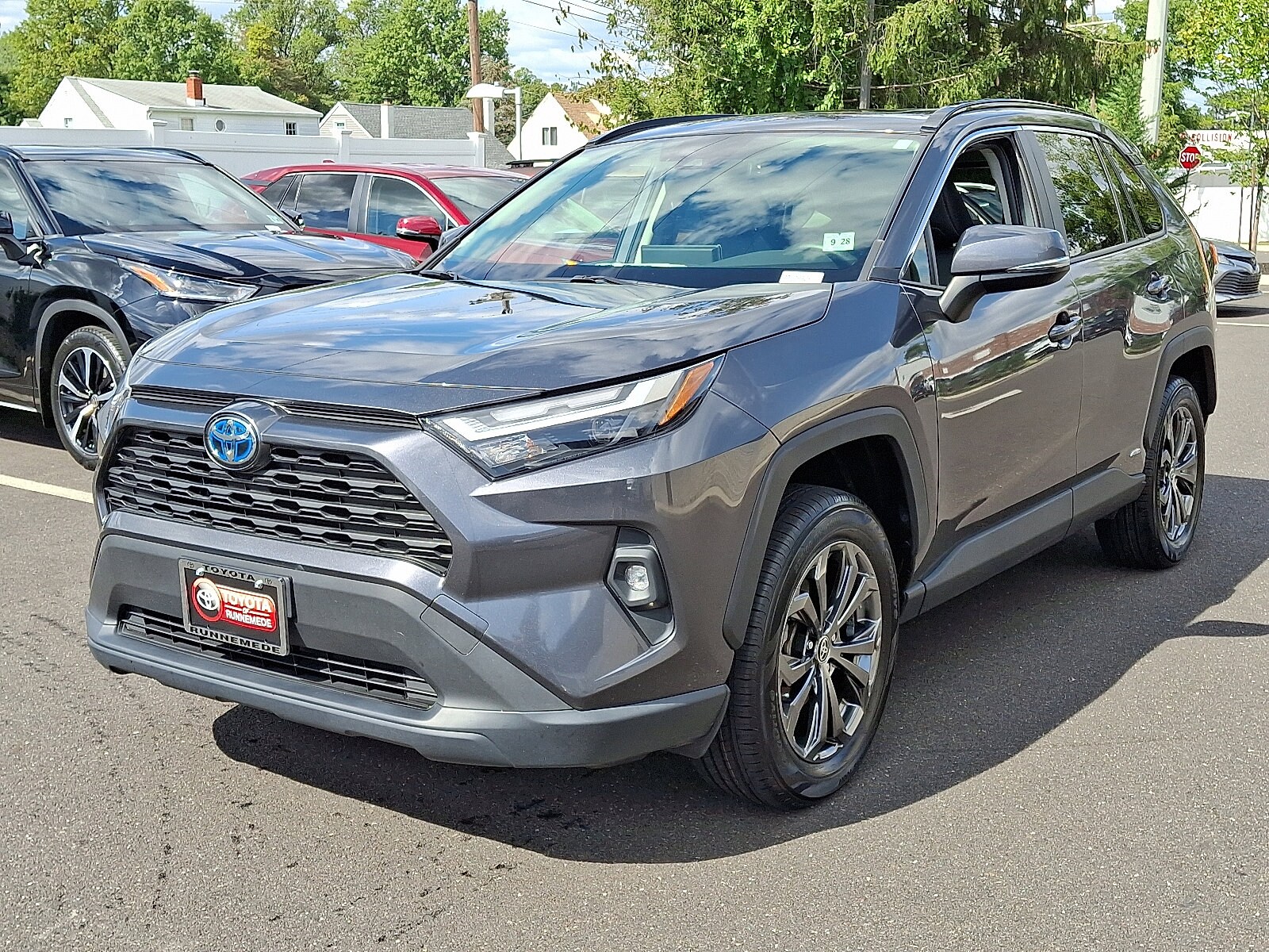2023 Toyota RAV4 Hybrid XLE Premium photo 2