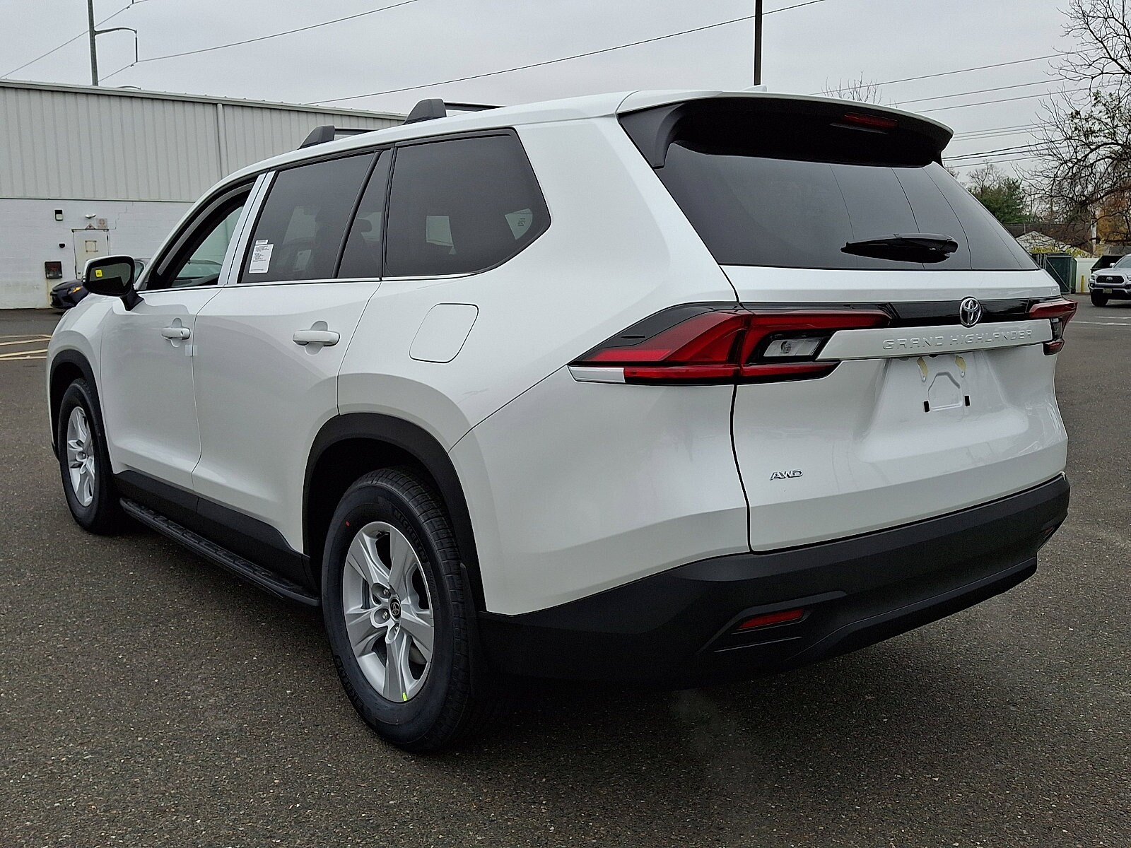 2026 Toyota Grand Highlander LE AWD photo 3