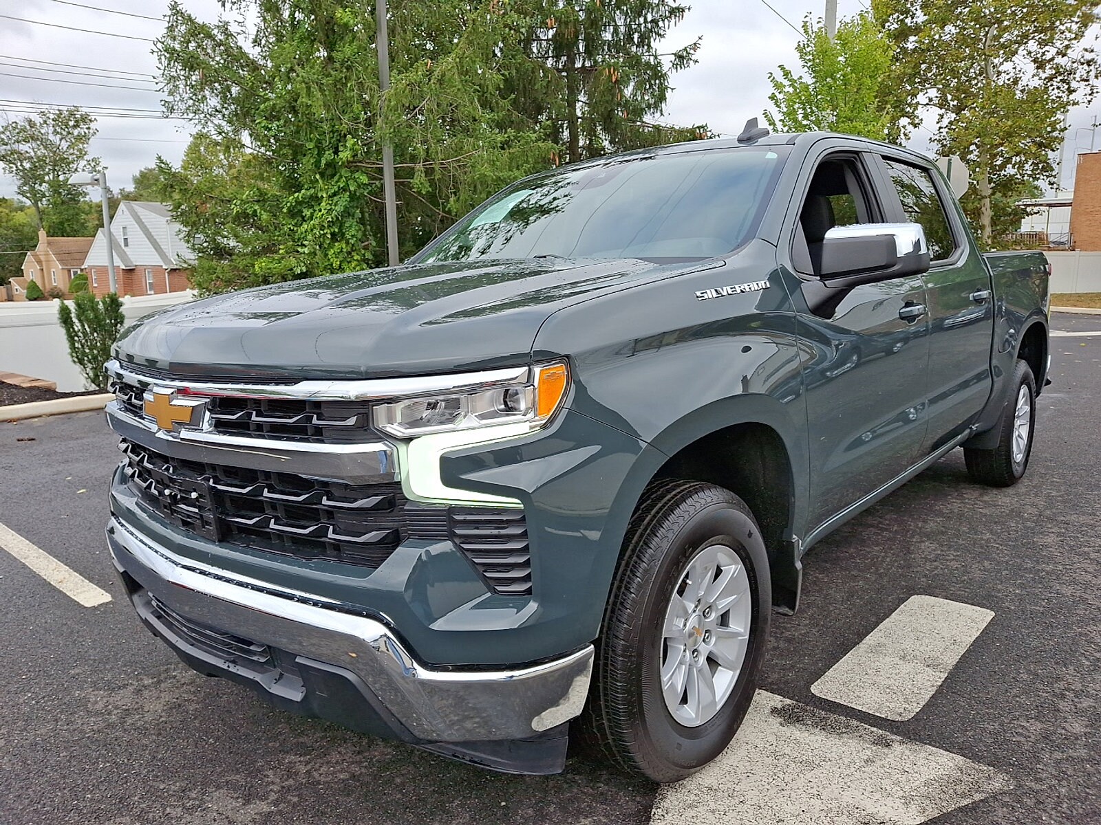 2025 Chevrolet Silverado 1500 LT photo 3