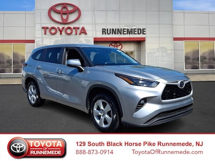 2025 Toyota Highlander LE Sport Utility