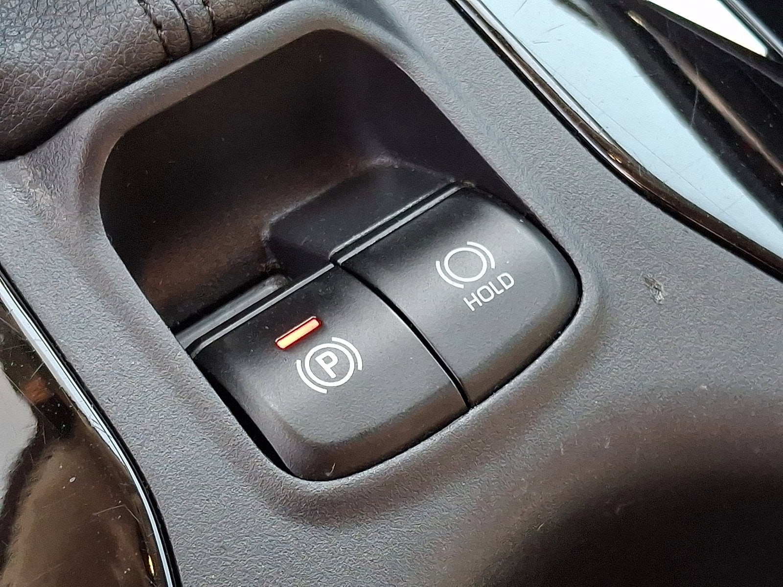 2024 Toyota Corolla Cross XLE - Photo 28