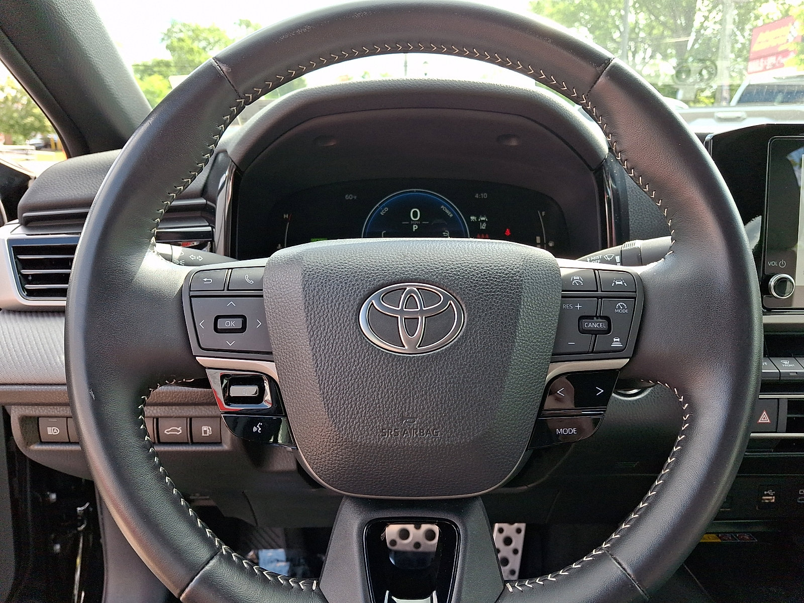 2025 Toyota Camry SE - Photo 22
