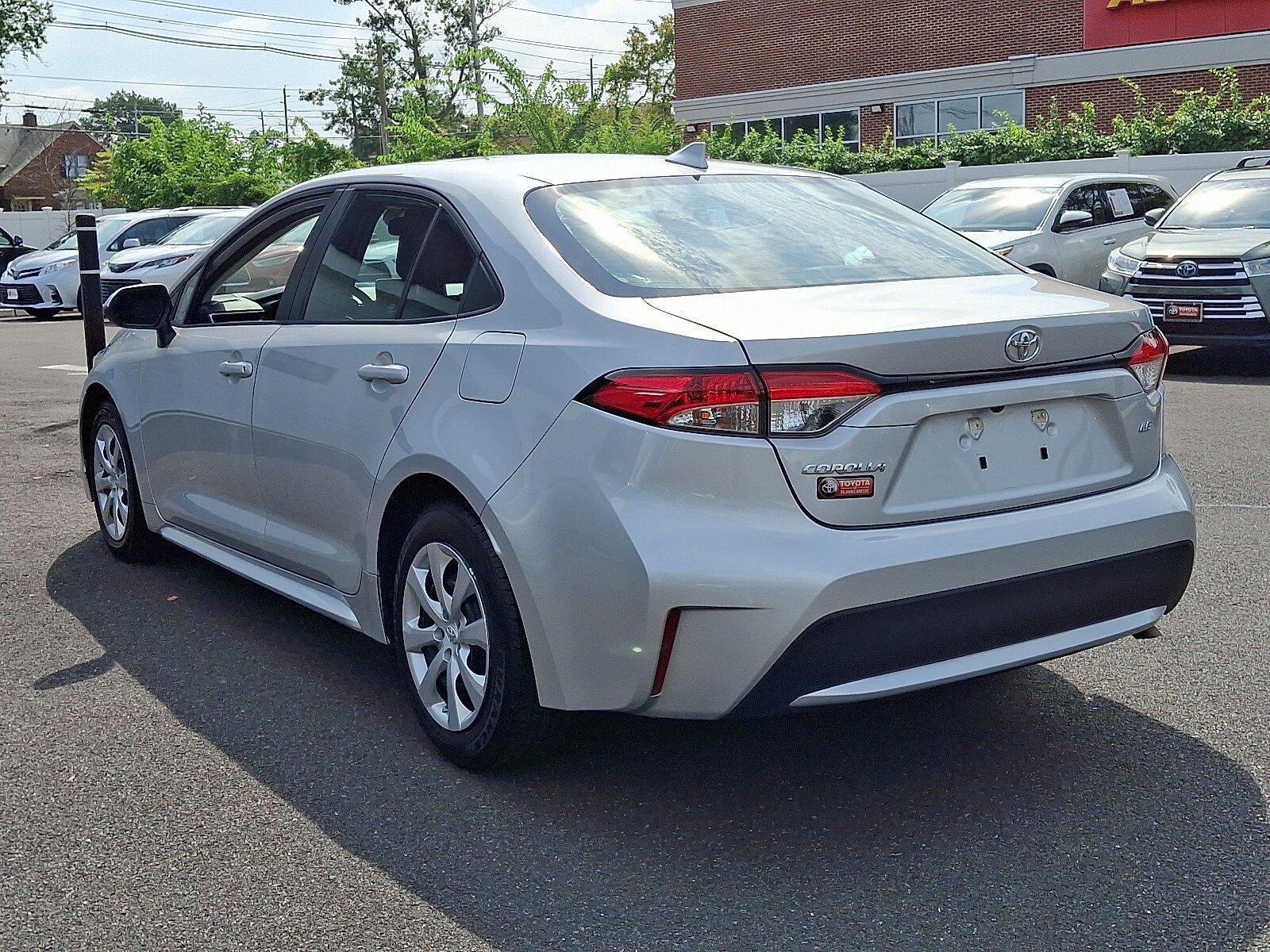 2022 Toyota Corolla LE photo 4