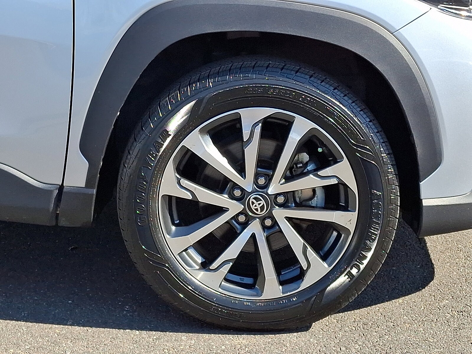 2024 Toyota Corolla Cross XLE - Photo 8