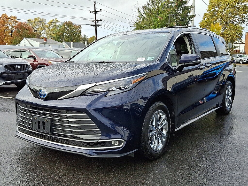 Certified 2024 Toyota Sienna Platinum Mini-van, Passenger