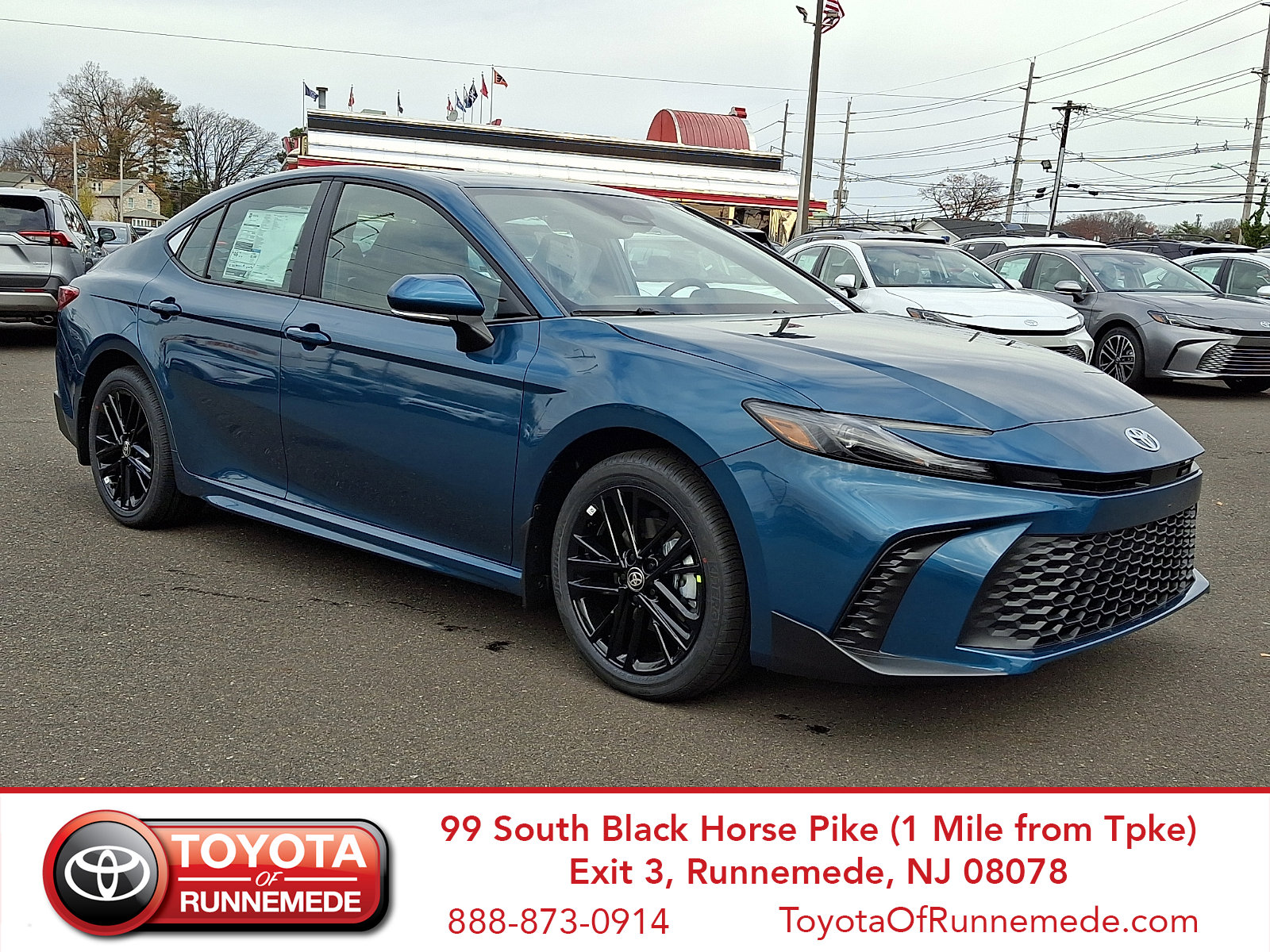 2026 Toyota Camry SE's photo