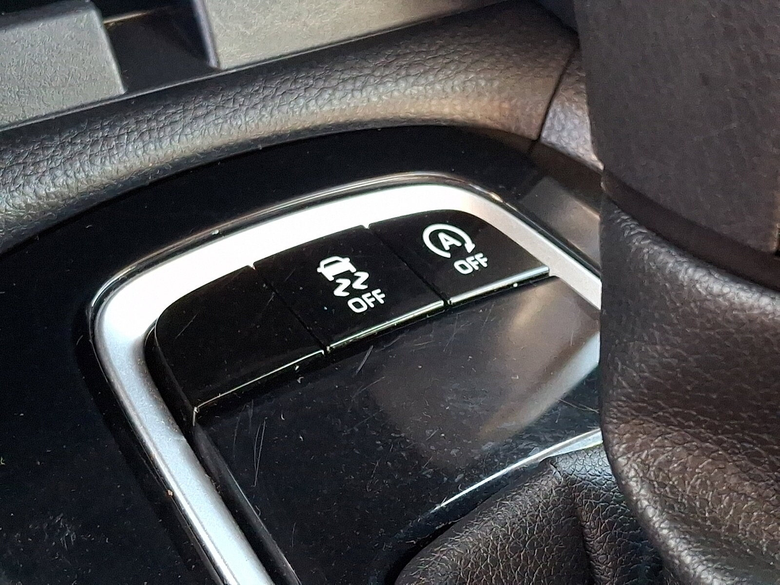 2024 Toyota Corolla Cross XLE - Photo 27