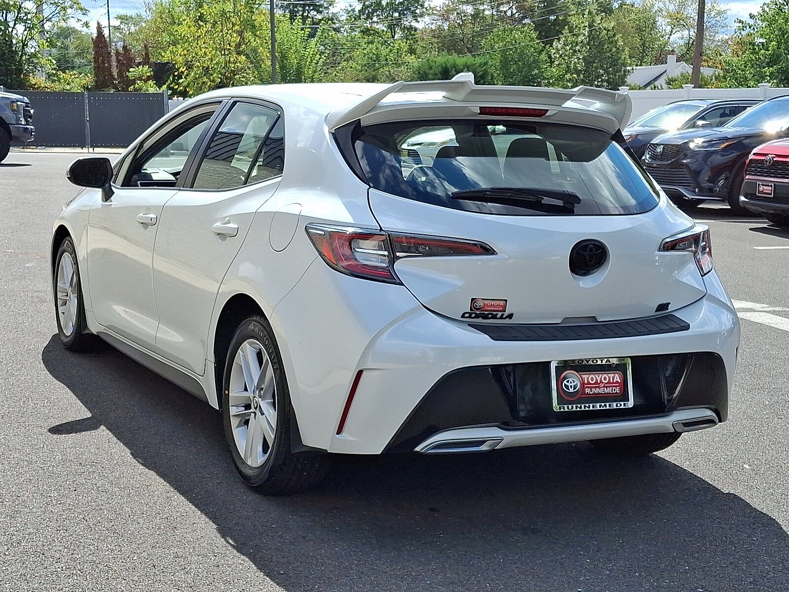2022 Toyota Corolla SE photo 3