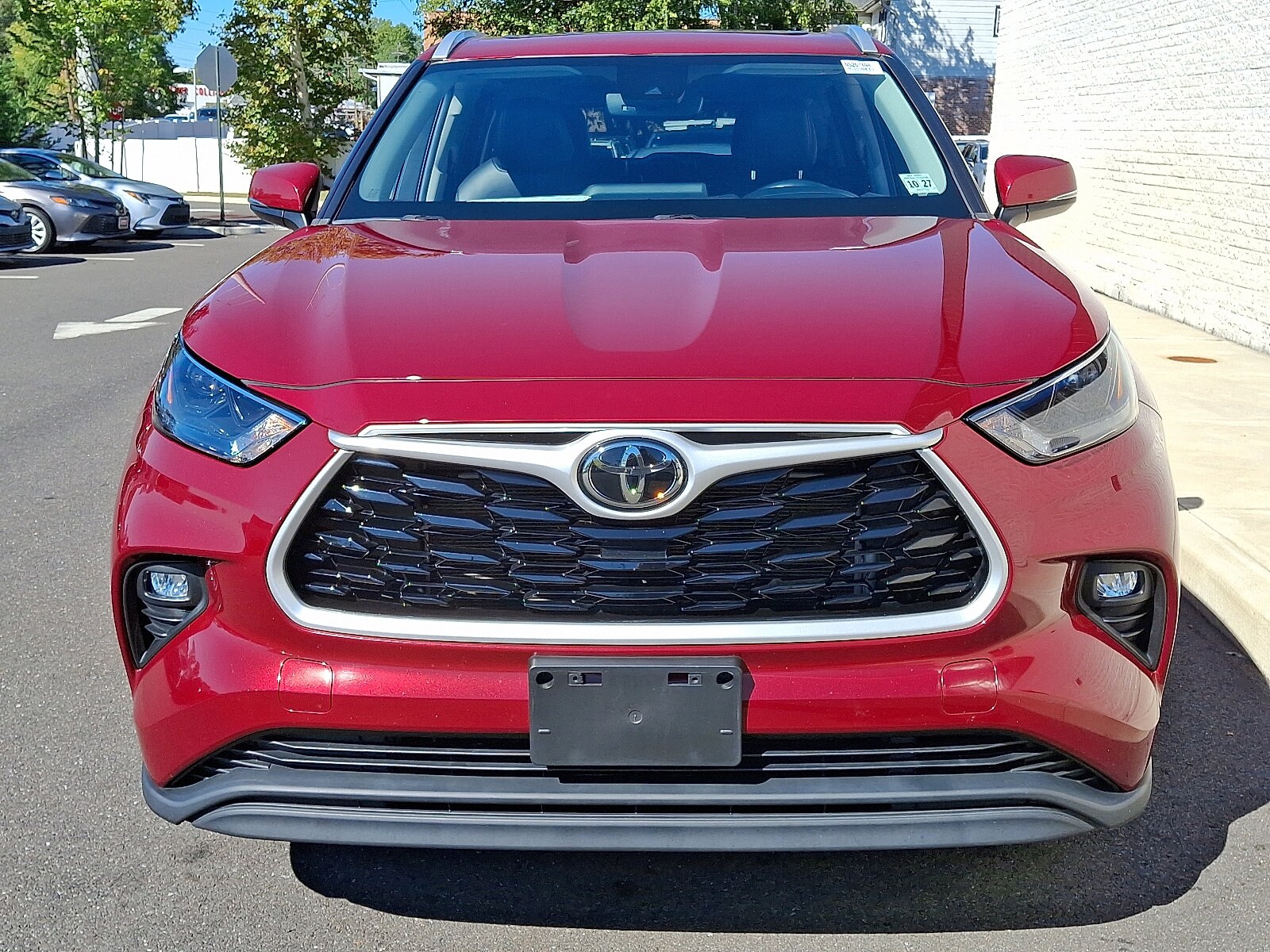 2022 Toyota Highlander XLE photo 2