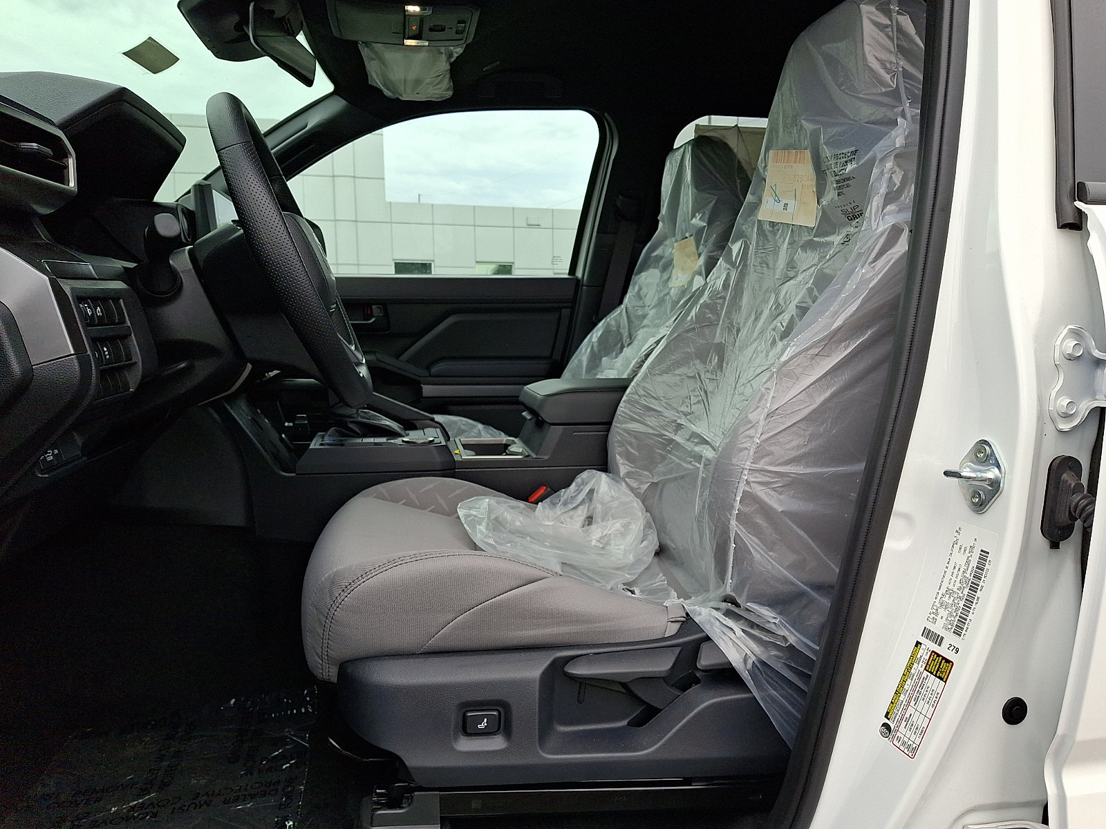 2026 Toyota Tacoma SR5 - Photo 8