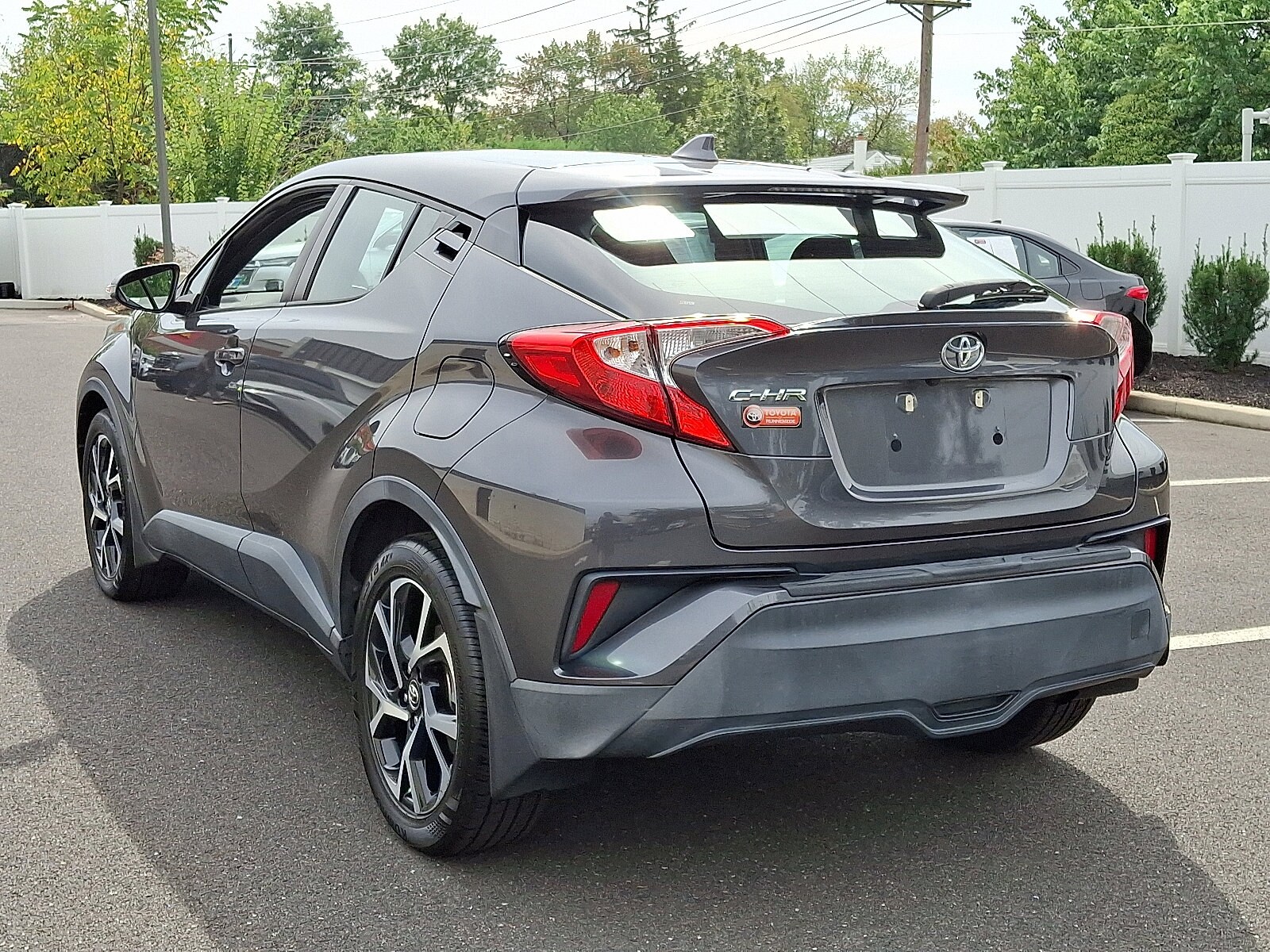 2018 Toyota C-HR XLE photo 3