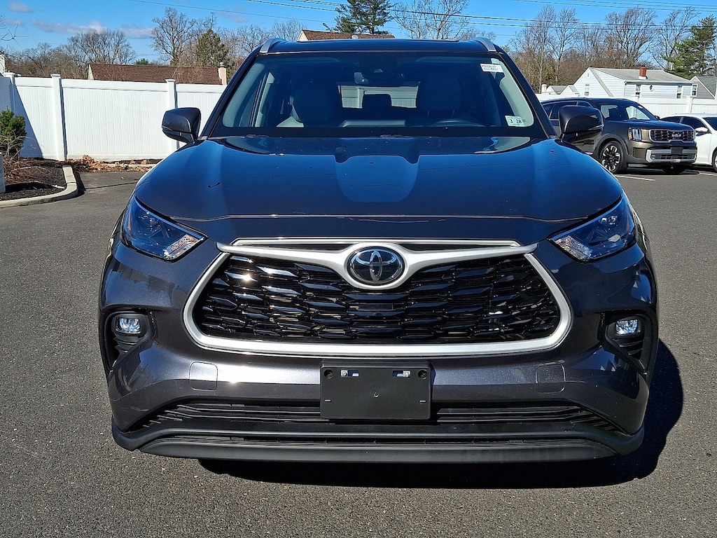 Used 2023 Toyota Highlander XLE Sport Utility