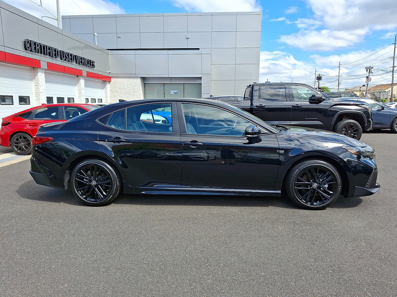 2025 Toyota Camry SE - Photo 7