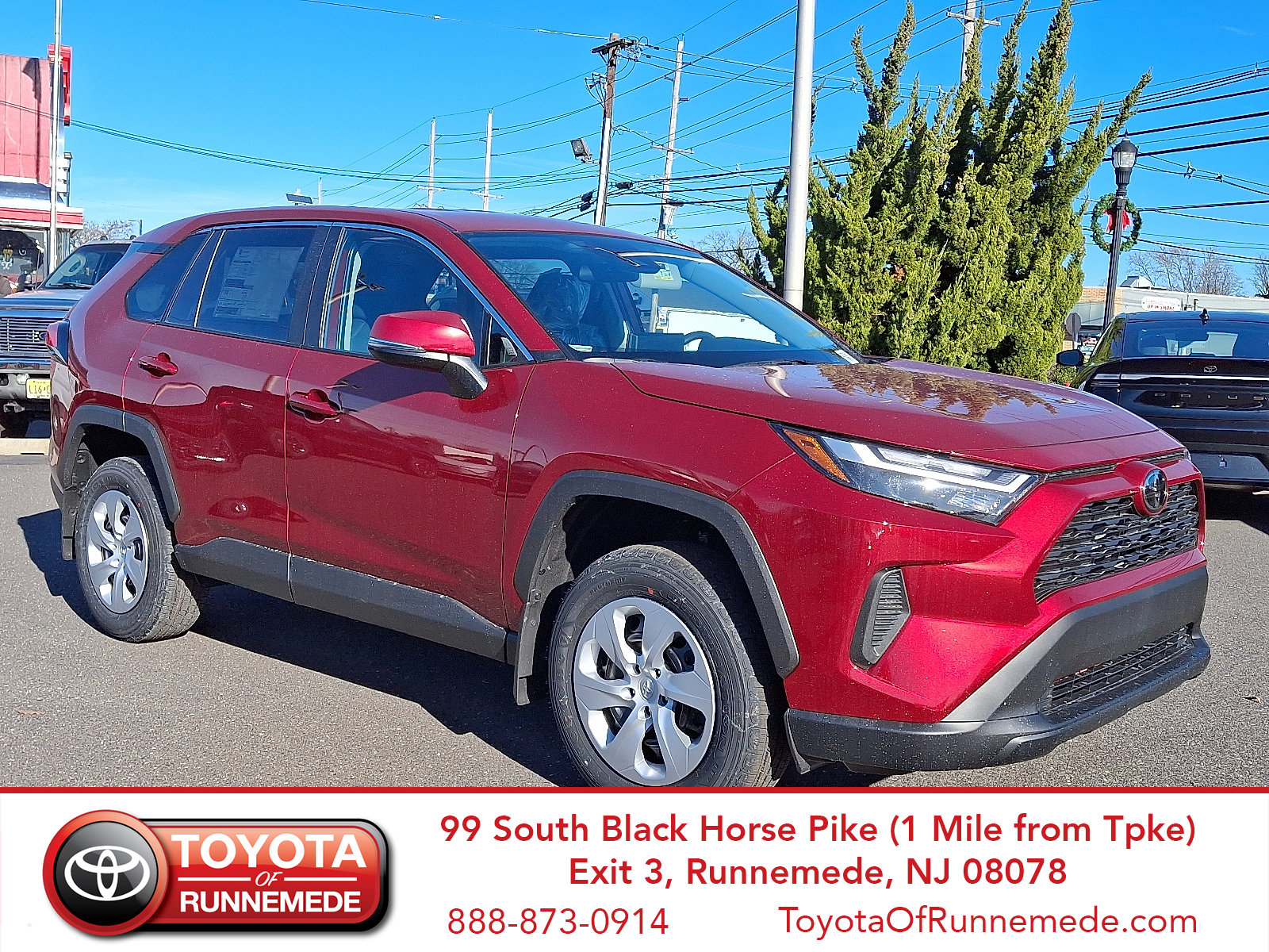 2025 Toyota RAV4 LE's photo