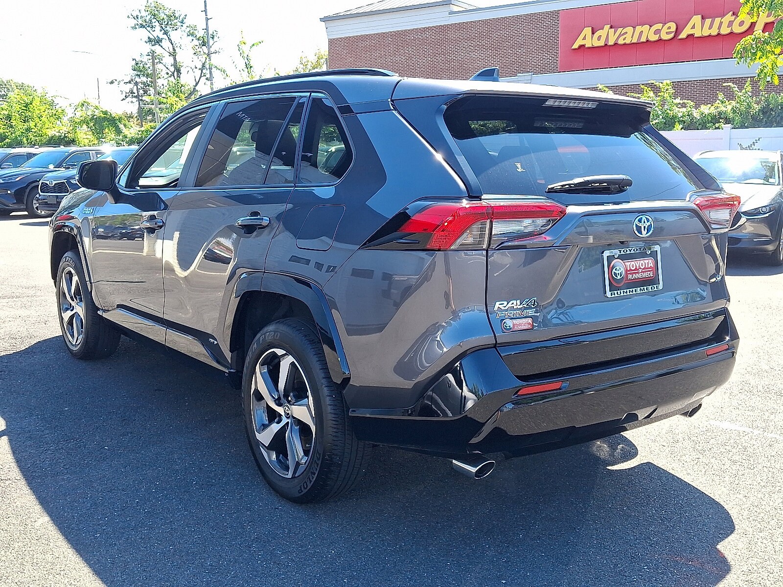 2023 Toyota RAV4 Prime SE photo 3
