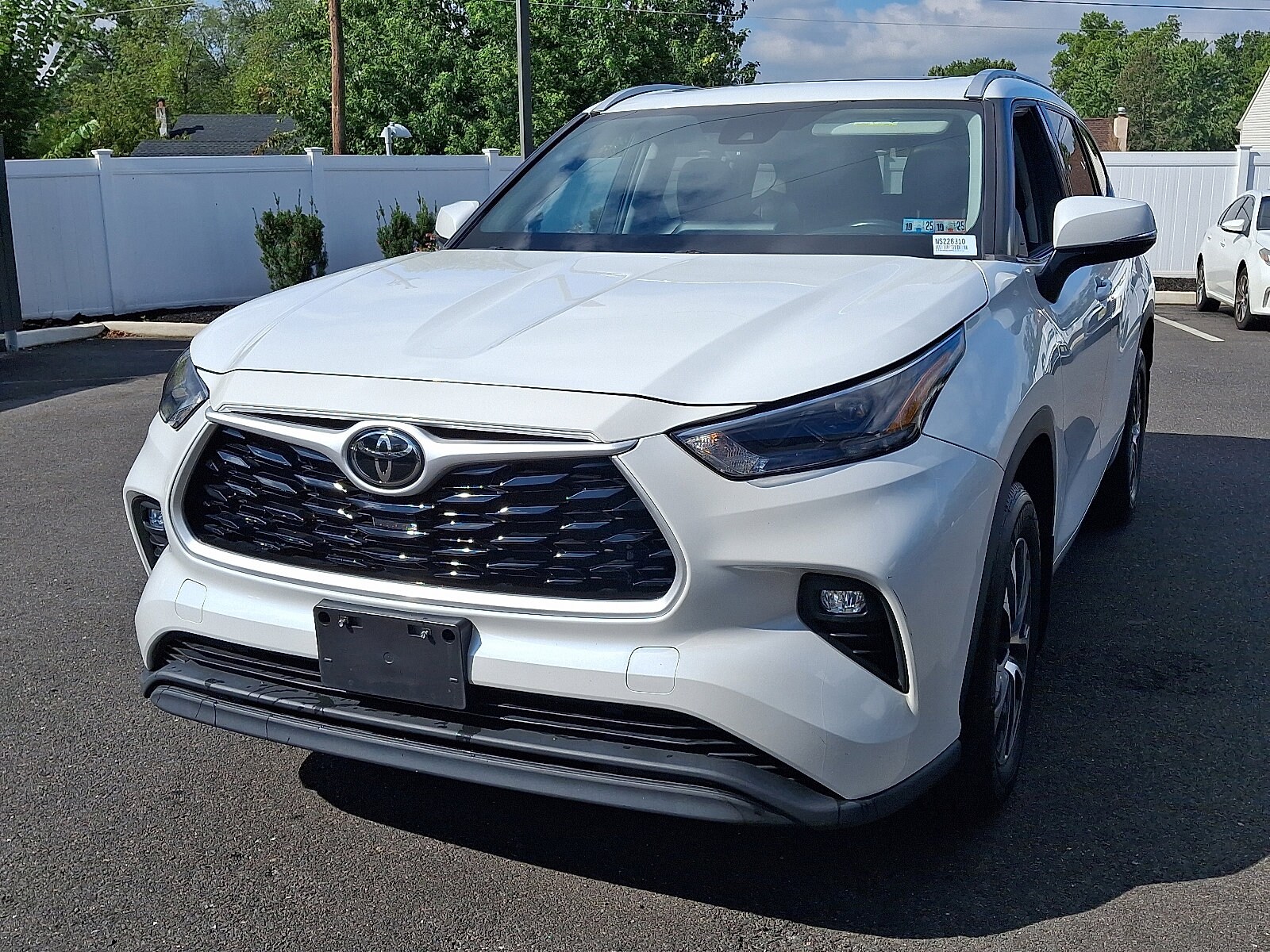 2022 Toyota Highlander XLE photo 3