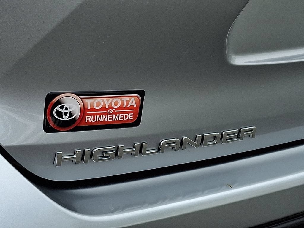 2025 Toyota Highlander XSE - Photo 28