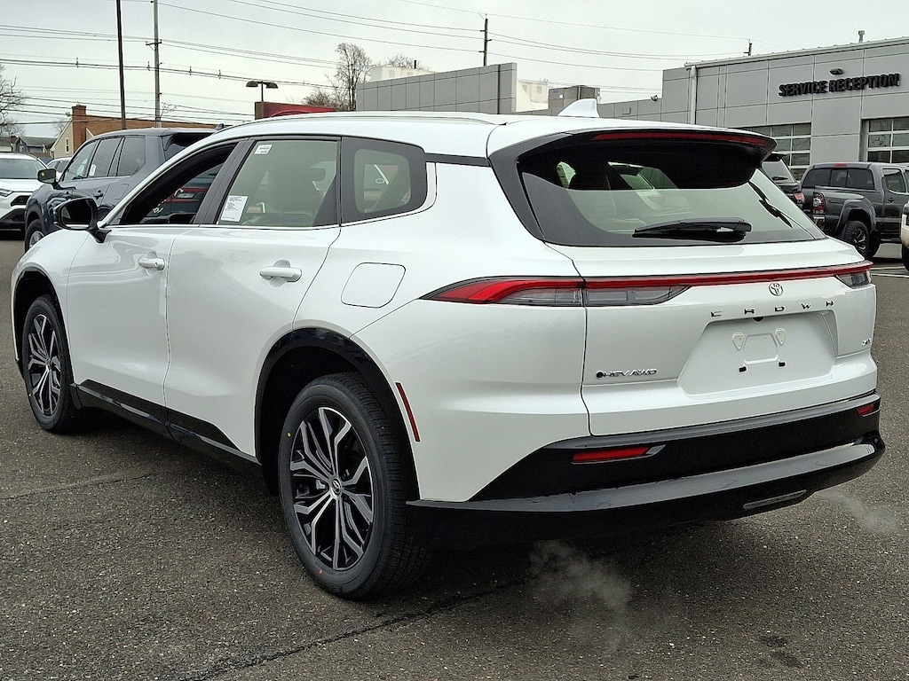 New 2025 Toyota Crown Signia XLE XLE