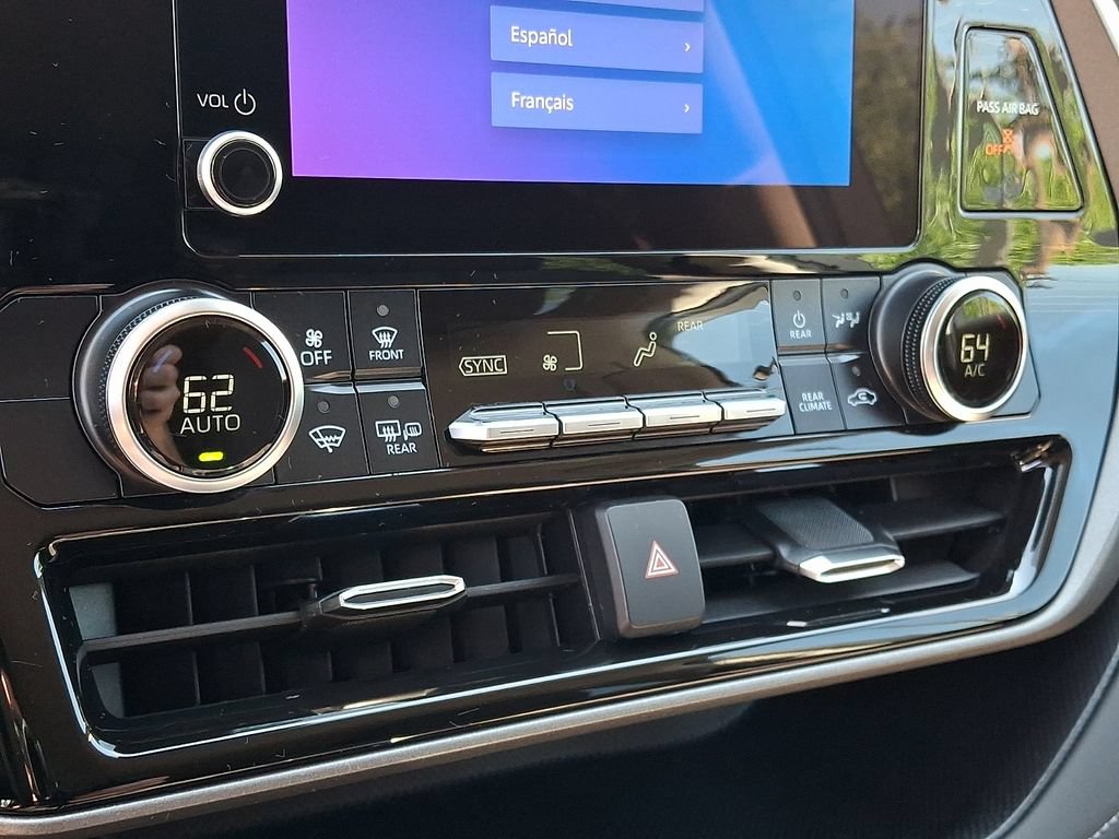 2025 Toyota Highlander LE - Photo 18