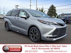 2025 Toyota Sienna Platinum 7 PASSENGER