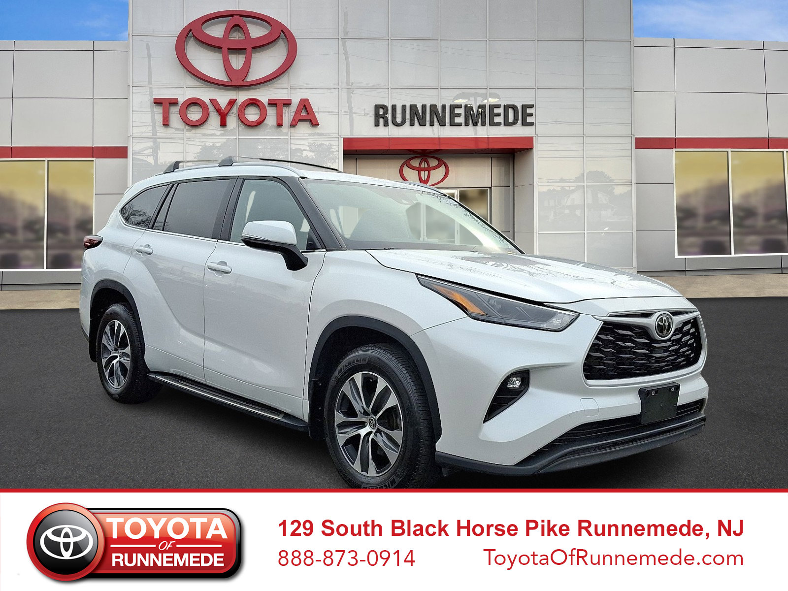 2024 Toyota Highlander XLE's photo
