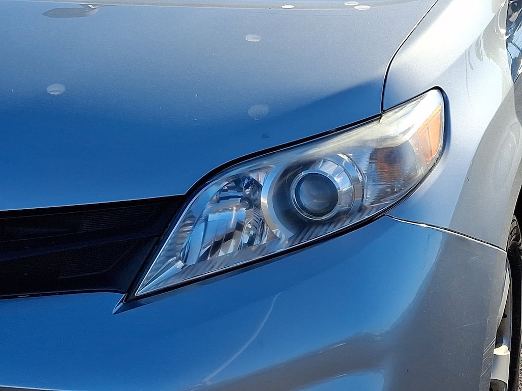 Used 2020 Toyota Sienna L Mini-van, Passenger