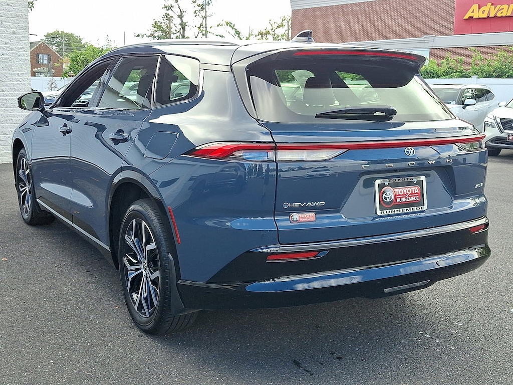 Certified 2025 Toyota Crown Signia XLE Sport Utility