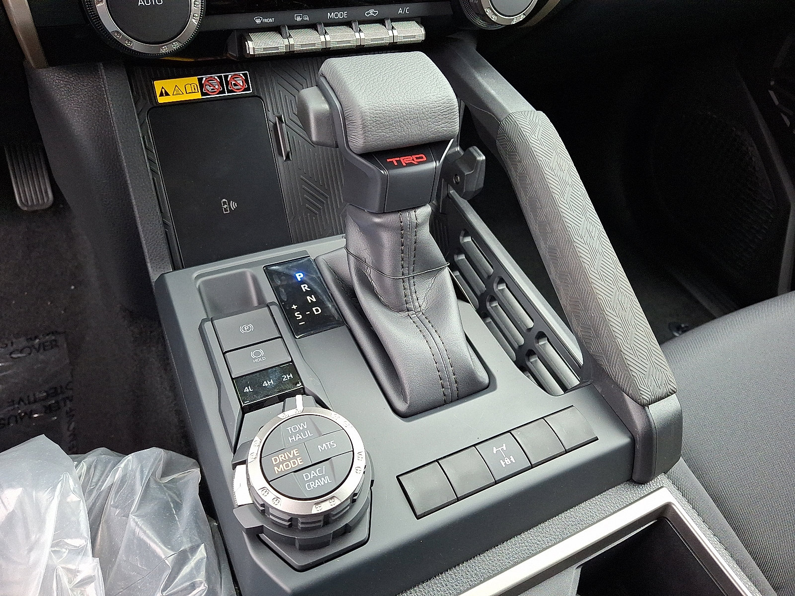 2025 Toyota Tacoma TRD Off Road - Photo 9