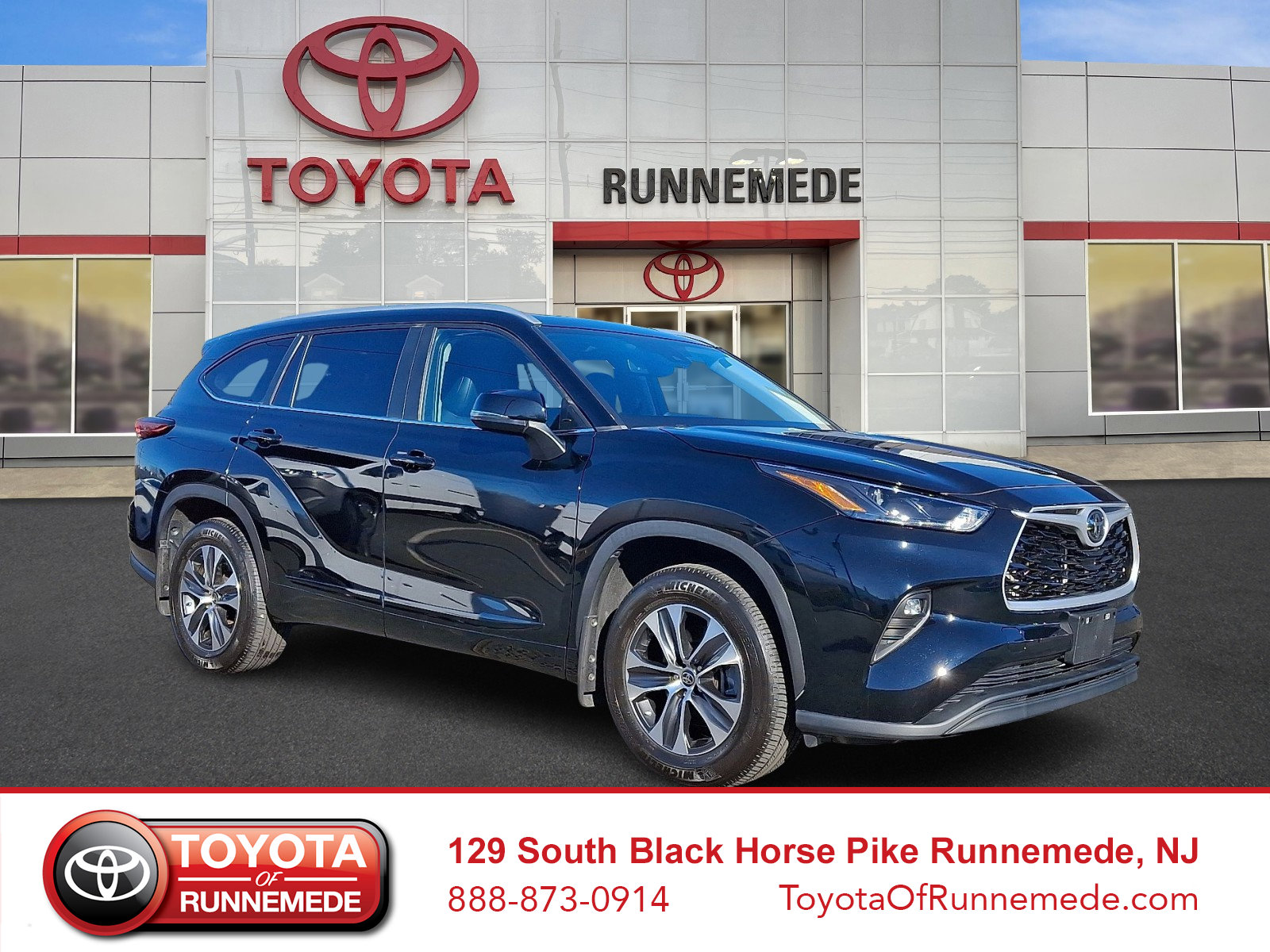 2023 Toyota Highlander XLE's photo