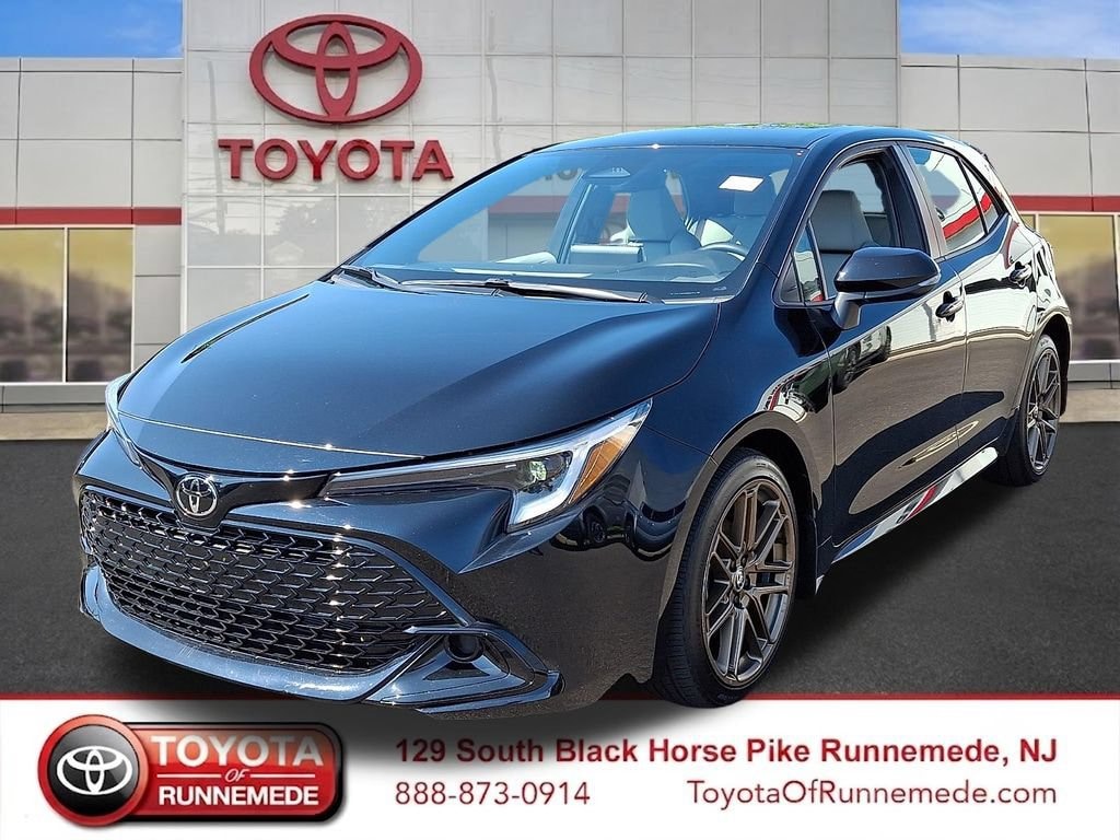 Certified 2025 Toyota Corolla Hatchback SE Hatchback