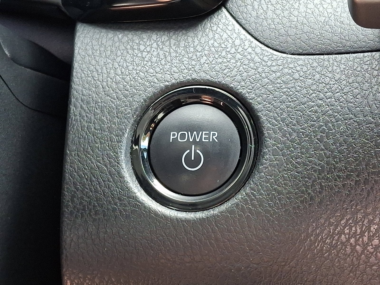 2025 Toyota Camry SE - Photo 26