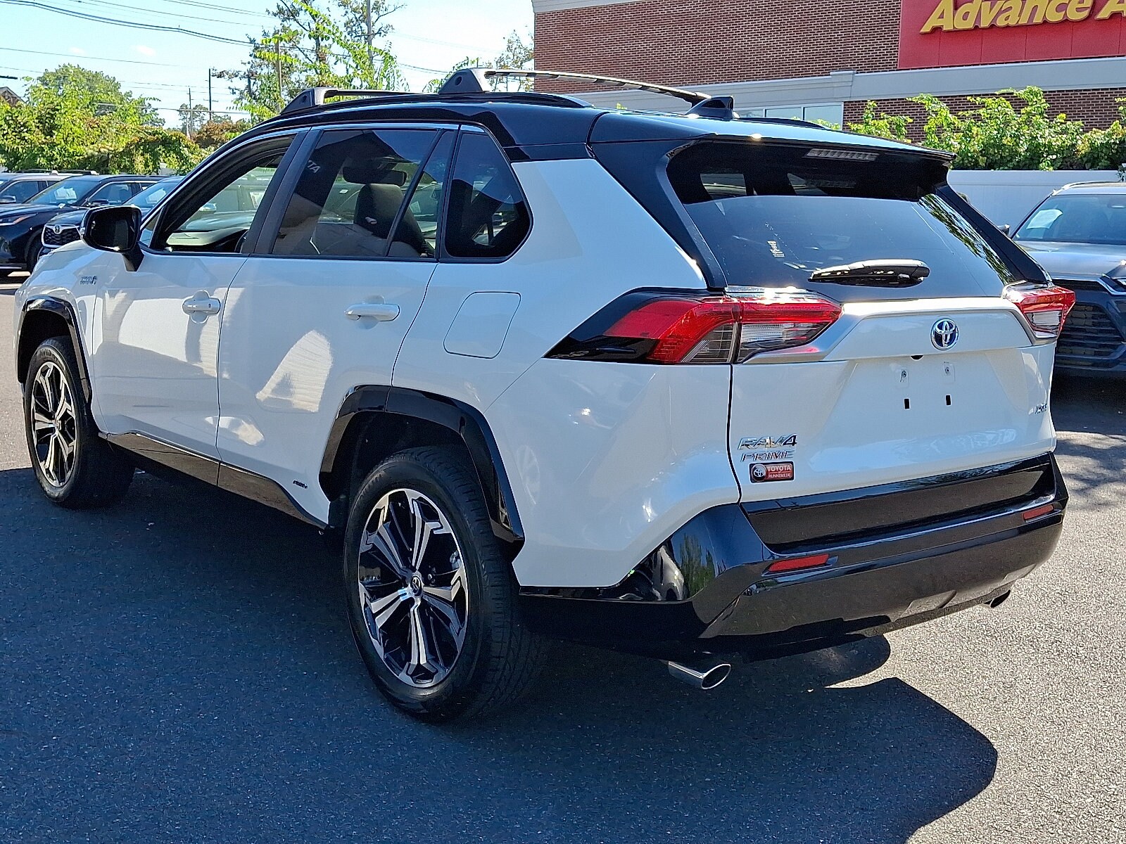 2022 Toyota RAV4 Prime XSE photo 3